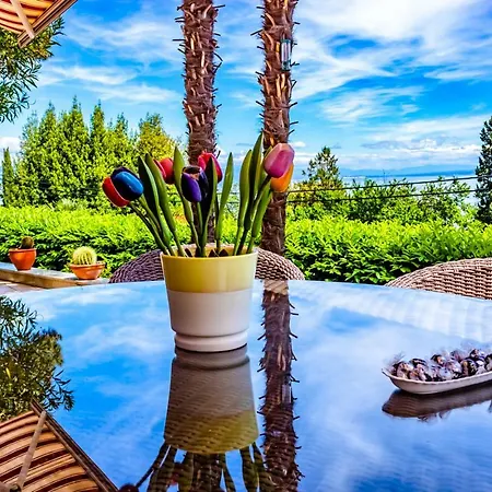 Leon And Leona Апартаменты