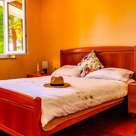 Апартаменты Leon And Leona