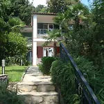 Leon And Leona Apartament