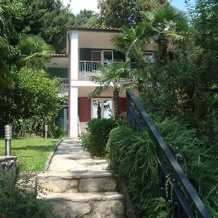 Leon And Leona Apartman