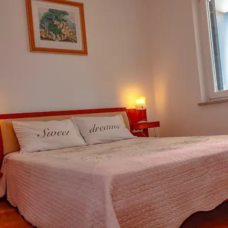 Leon And Leona Apartman *