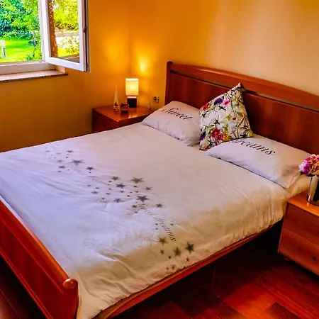 Leon And Leona Apartman