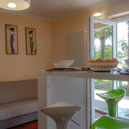 Leon And Leona Apartament *
