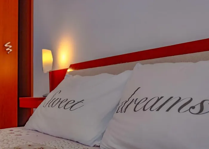 Leon And Leona Apartman