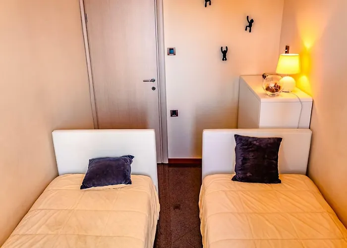 Leon And Leona Apartment *