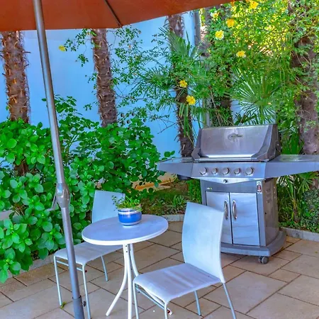 Leon And Leona Lejlighed *